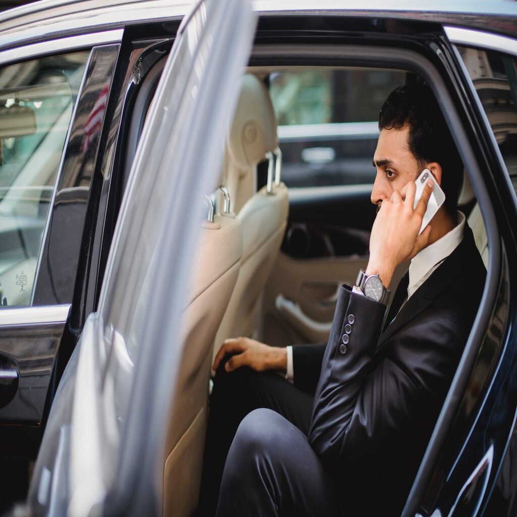 Cheap Airport Limo Service Lynn MA (2)